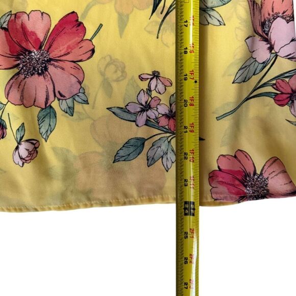 A.U.W Yellow Floral Short Sleeve Top Size L - Picture 7 of 8